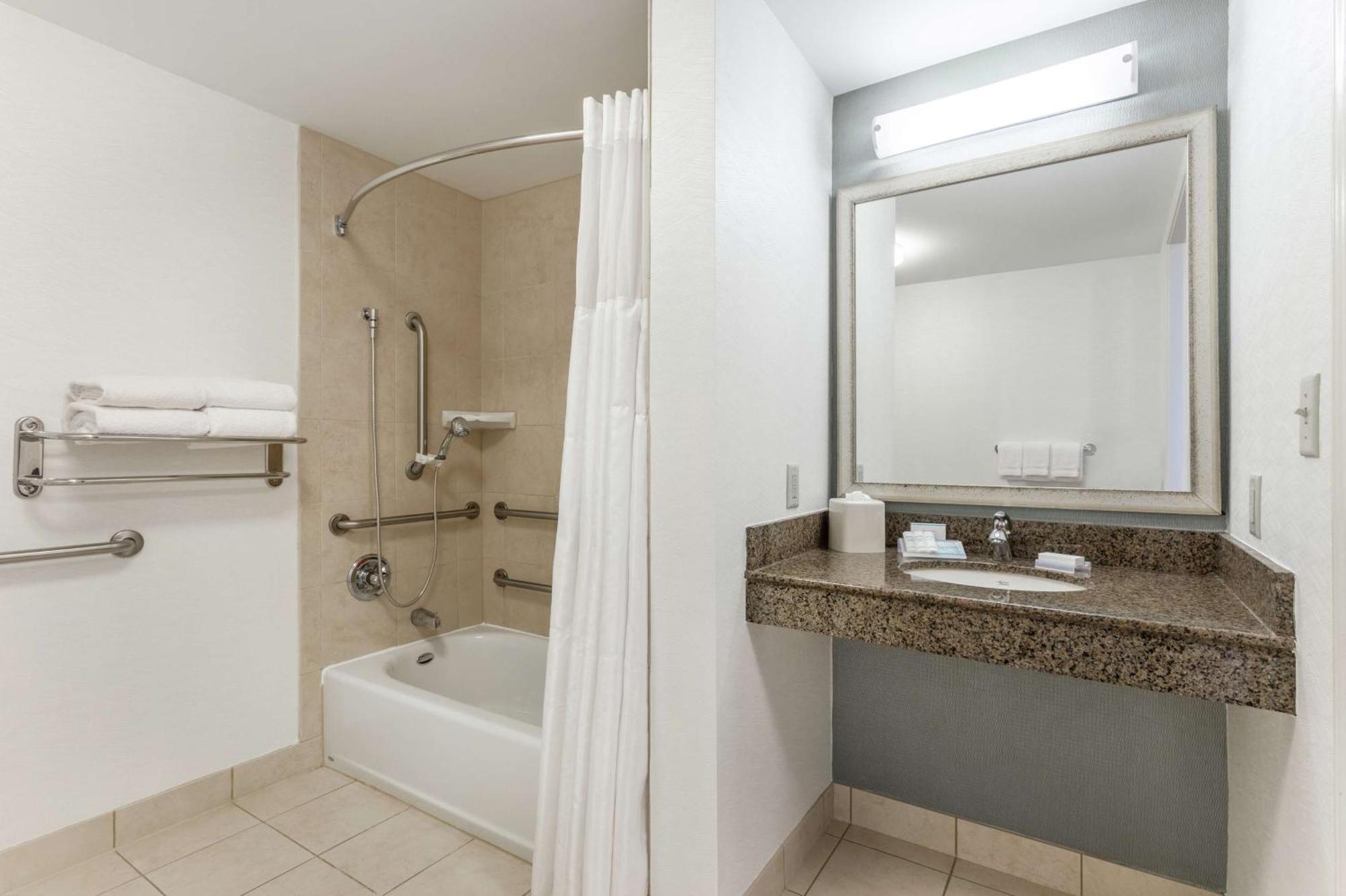 Hilton Garden Inn Albany-Suny Area Екстериор снимка