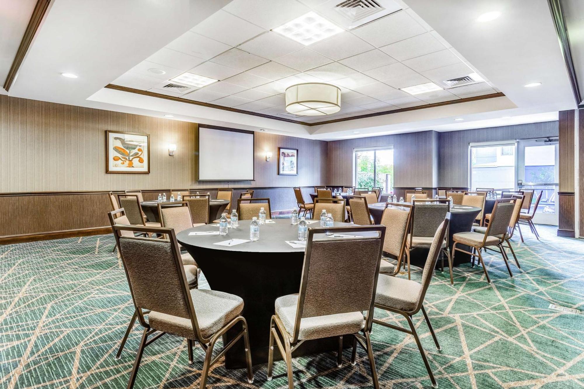 Hilton Garden Inn Albany-Suny Area Екстериор снимка